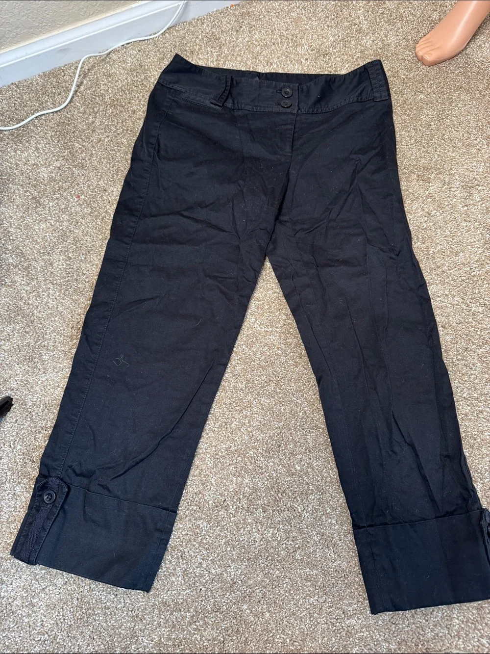 White House Black Market Black Cropped Button-Cuff Pants cotton/spandex SZ 0
